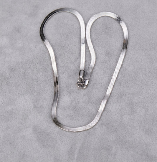 Flat Snake Neck Chain – Silver